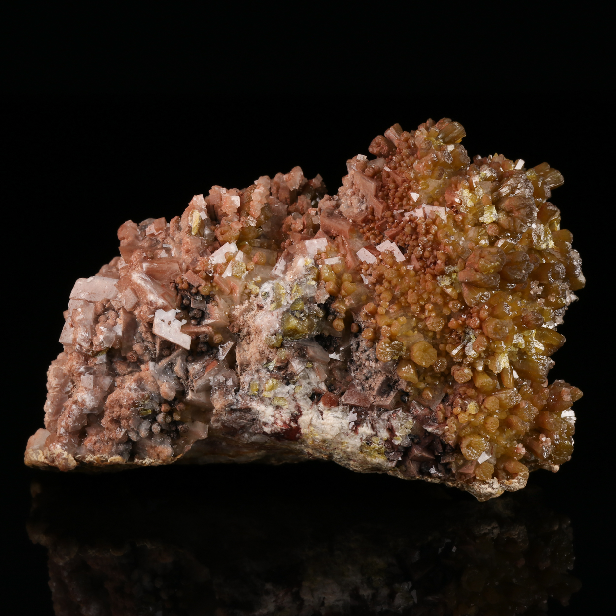 Calcite On Pyromorphite