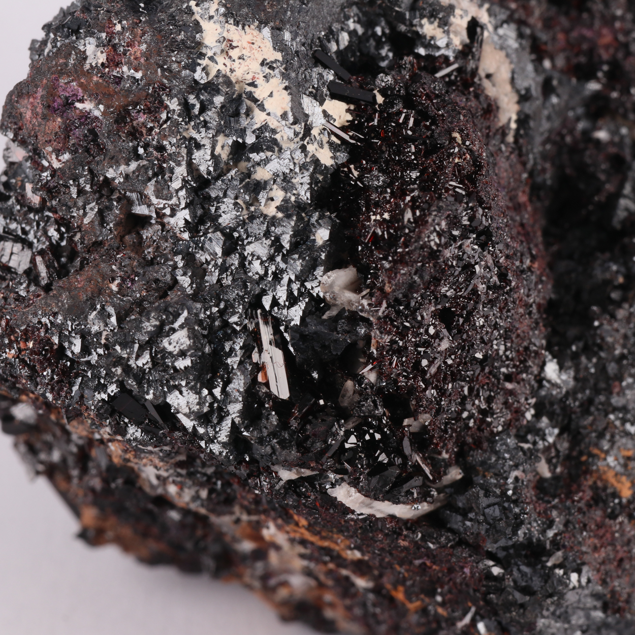 Piemontite-(Sr) & Manganvesuvianite With Hausmannite