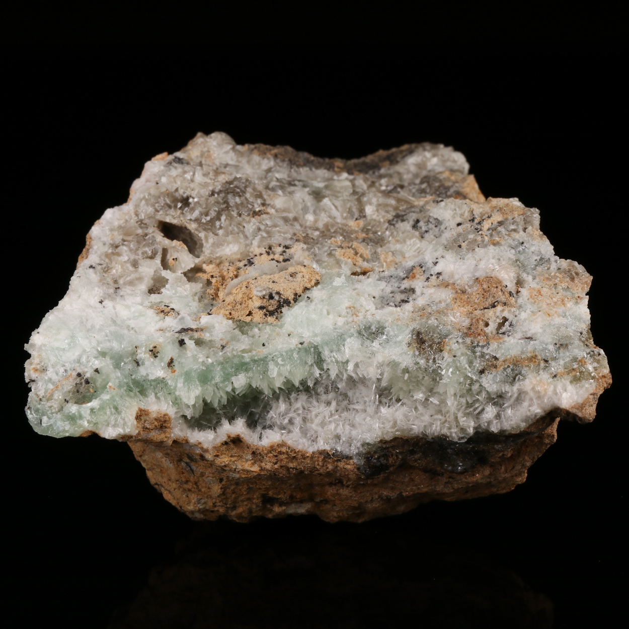 Skorpionite On Tarbuttite