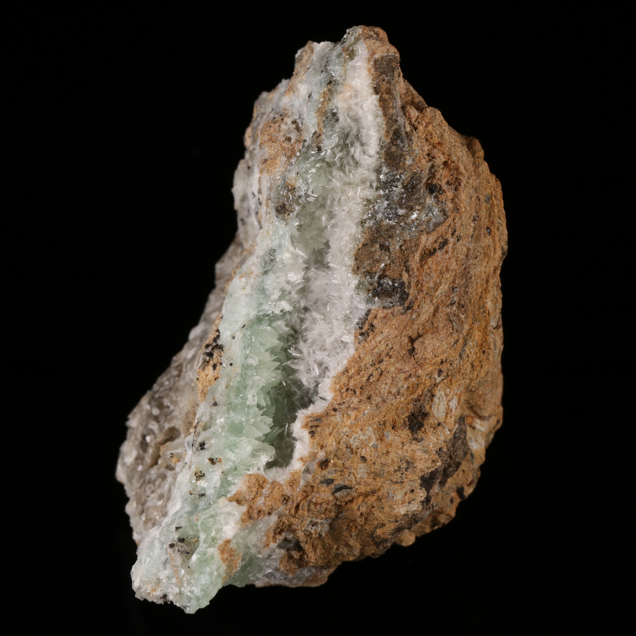 Skorpionite On Tarbuttite