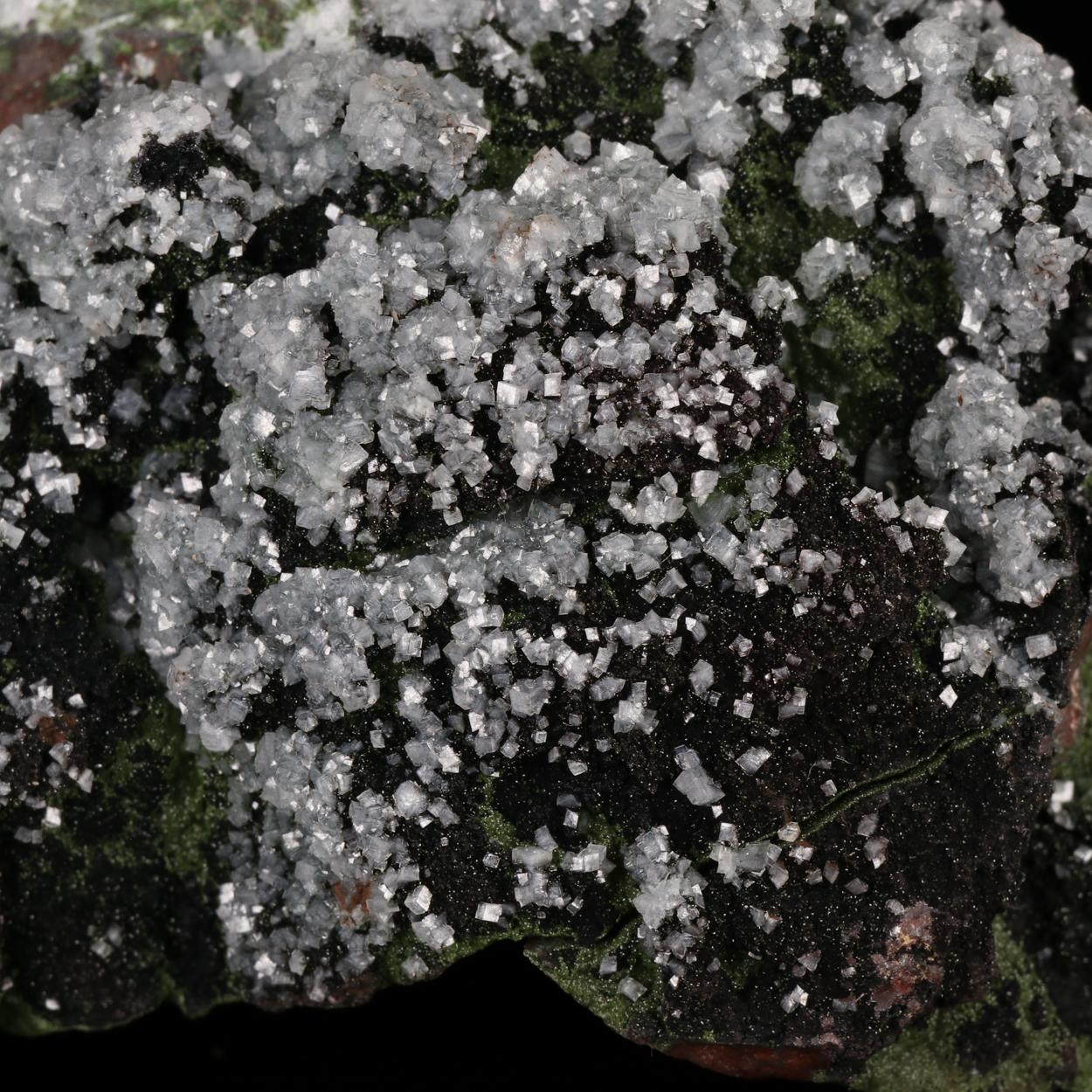 Dolomite On Heterogenite With Olivenite