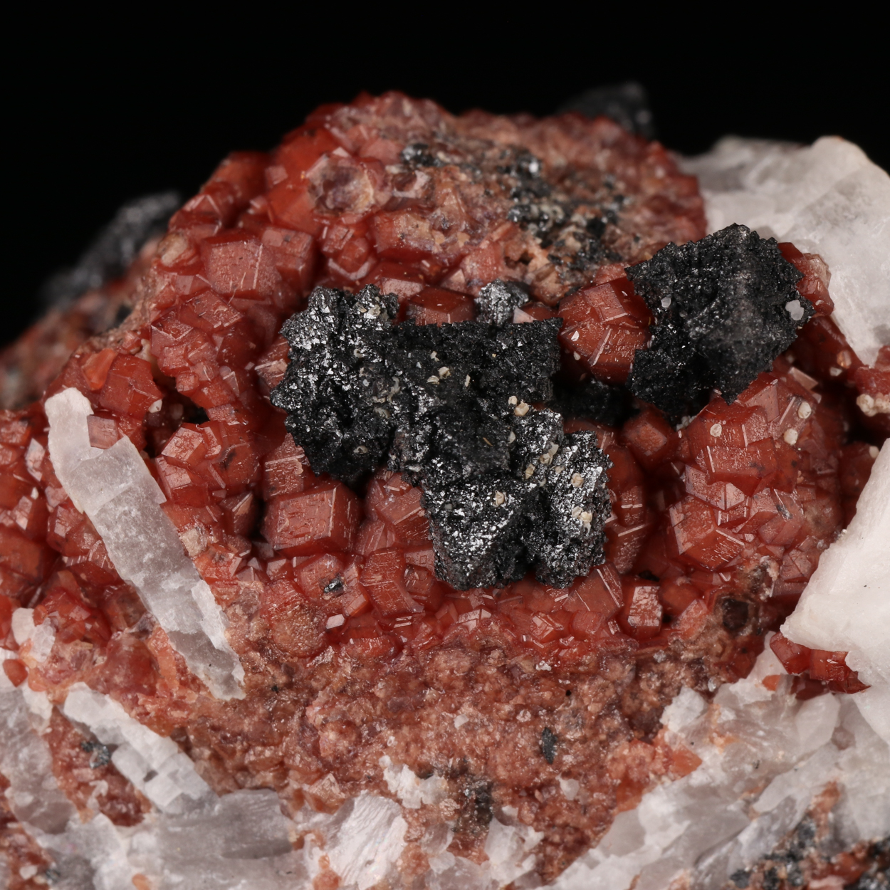 Baryte On Andradite With Hausmannite