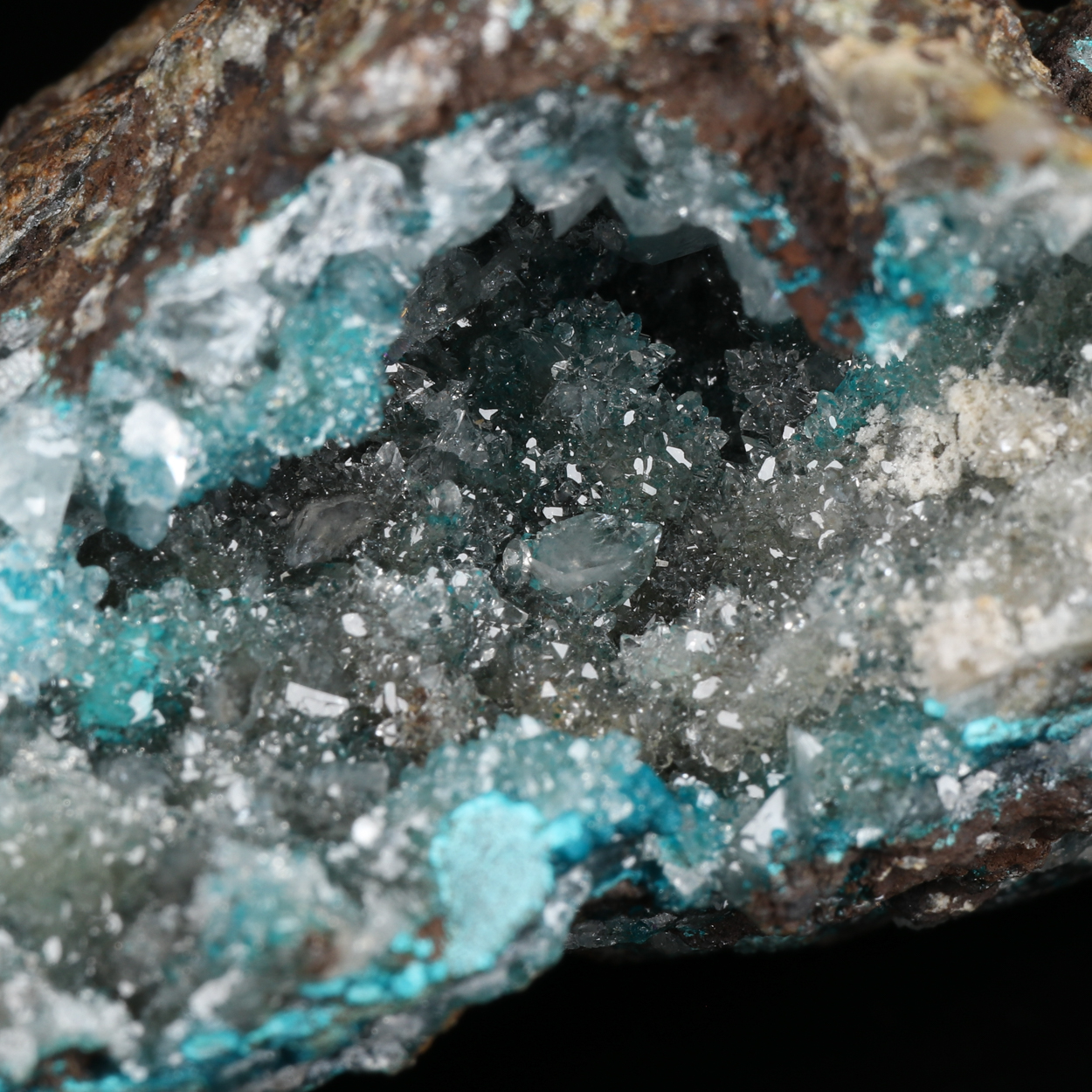 Hemimorphite On Zincolibethenite