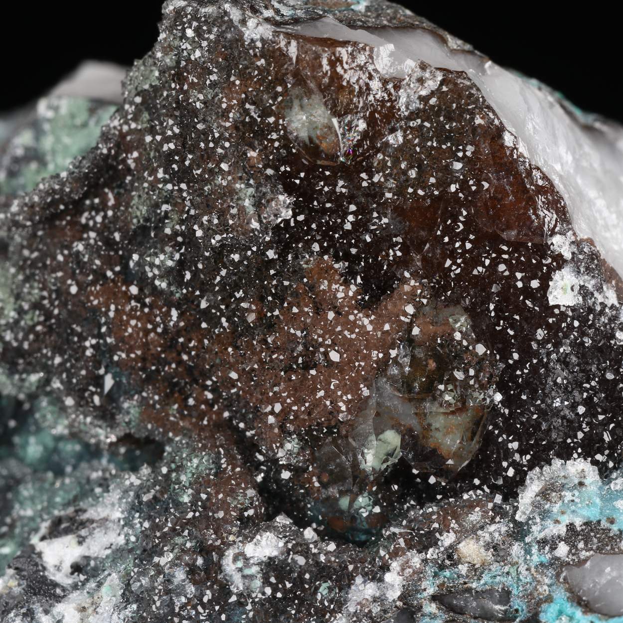 Quartz On Zincolibethenite & Hetaerolite