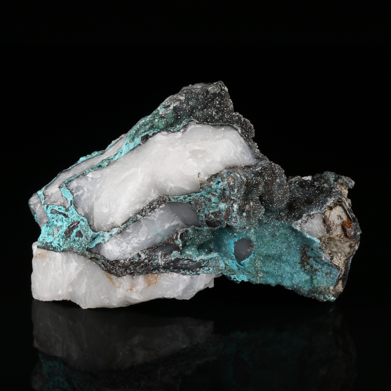 Quartz On Zincolibethenite & Hetaerolite