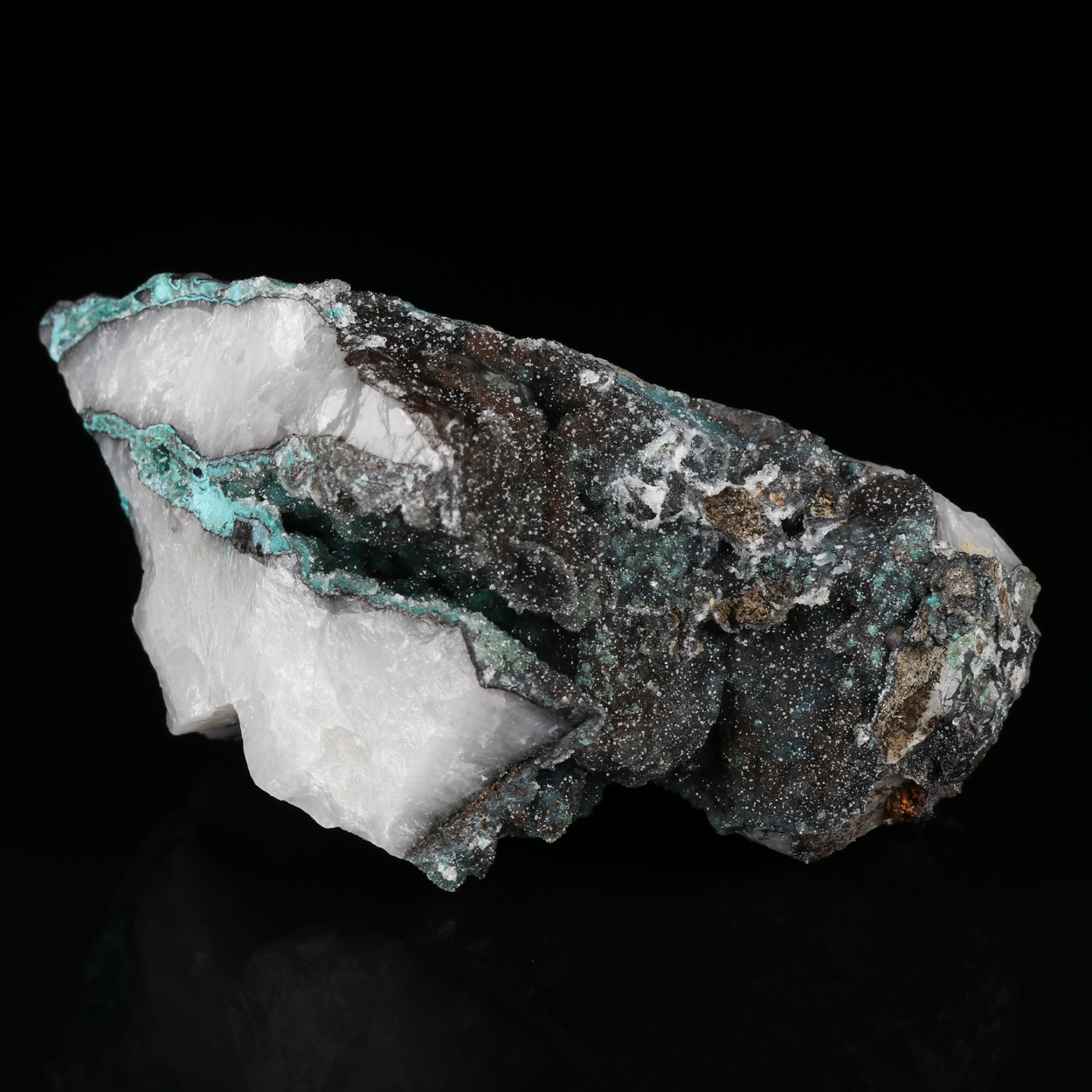 Quartz On Zincolibethenite & Hetaerolite