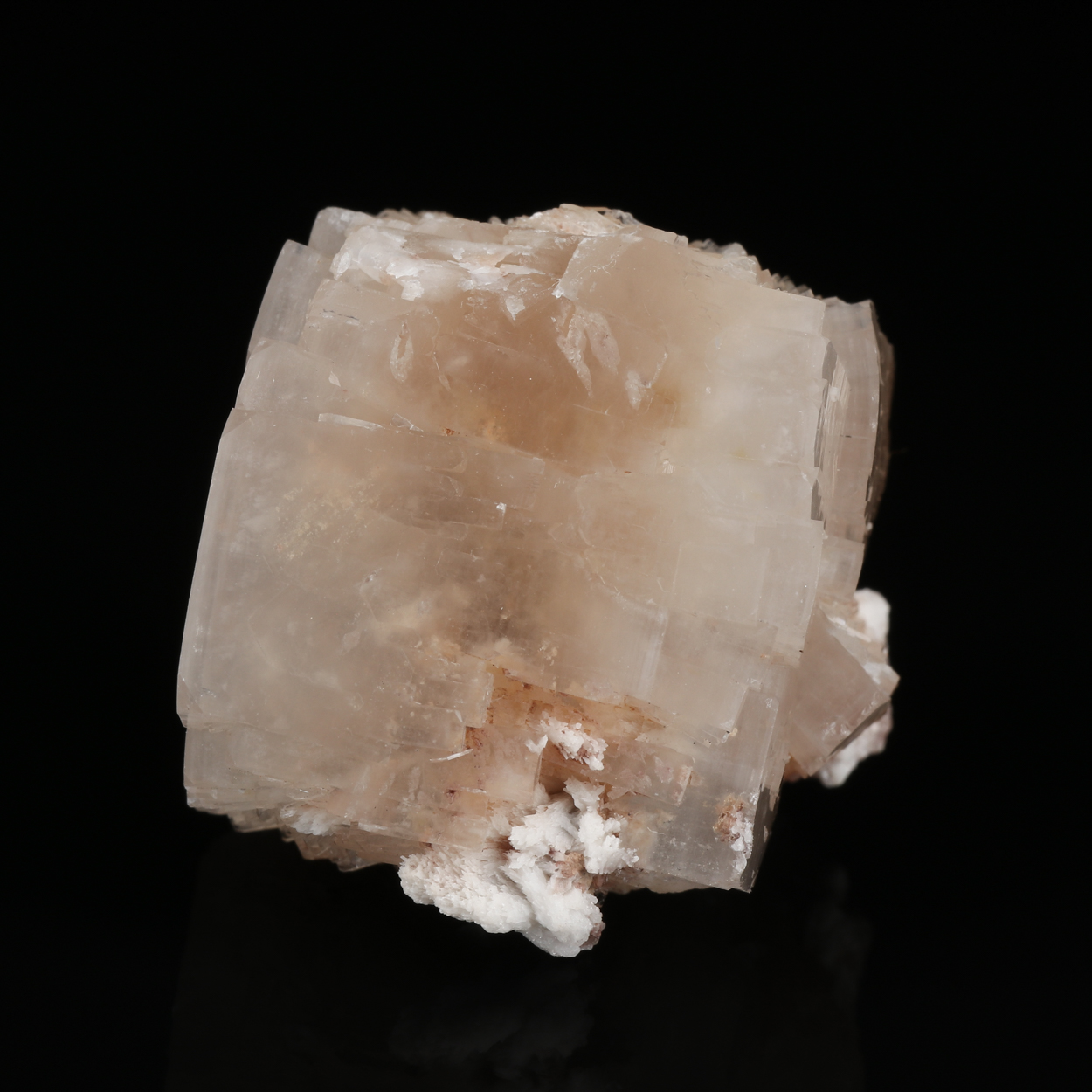 Hydroxyapophyllite-(K)