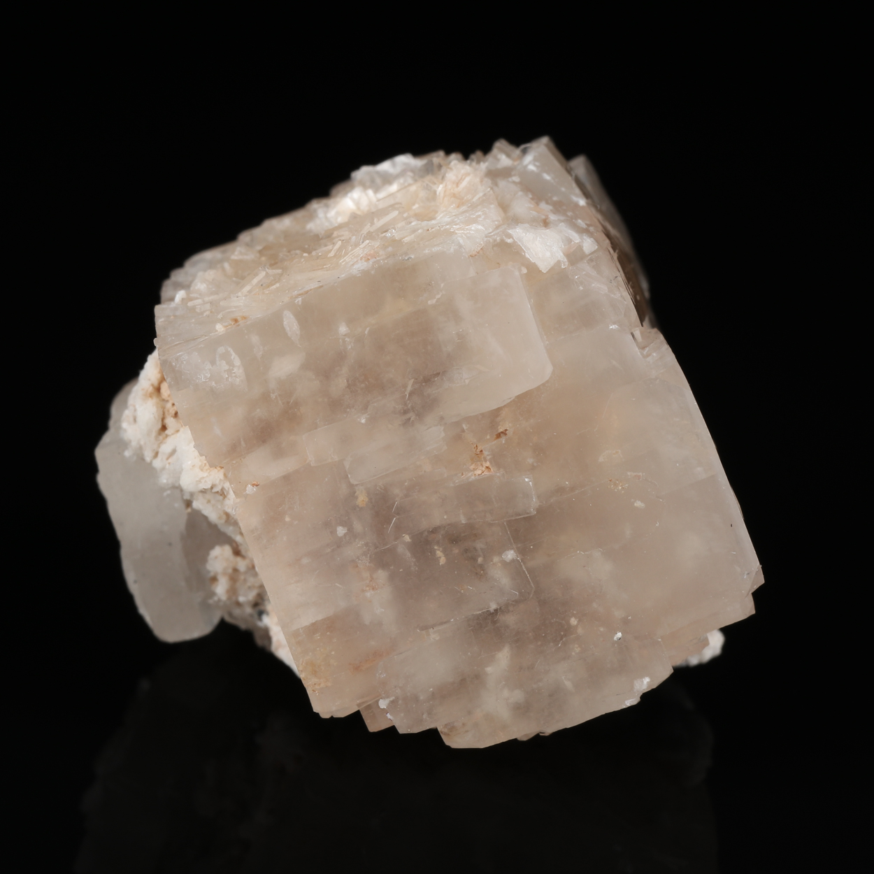 Hydroxyapophyllite-(K)