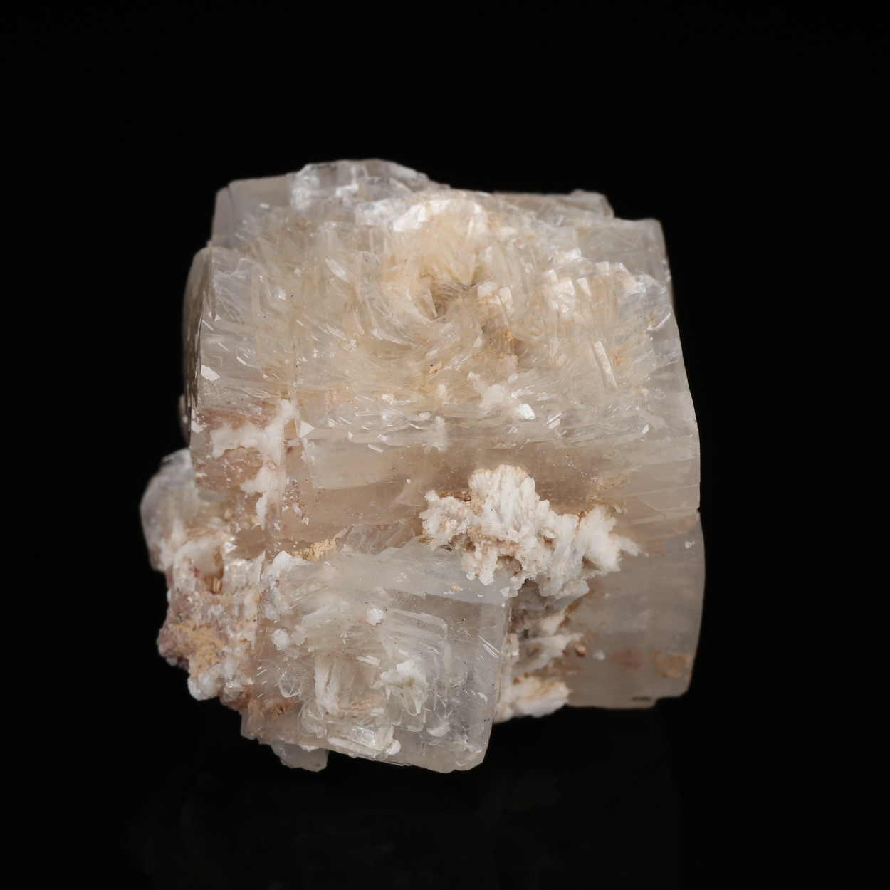 Hydroxyapophyllite-(K)