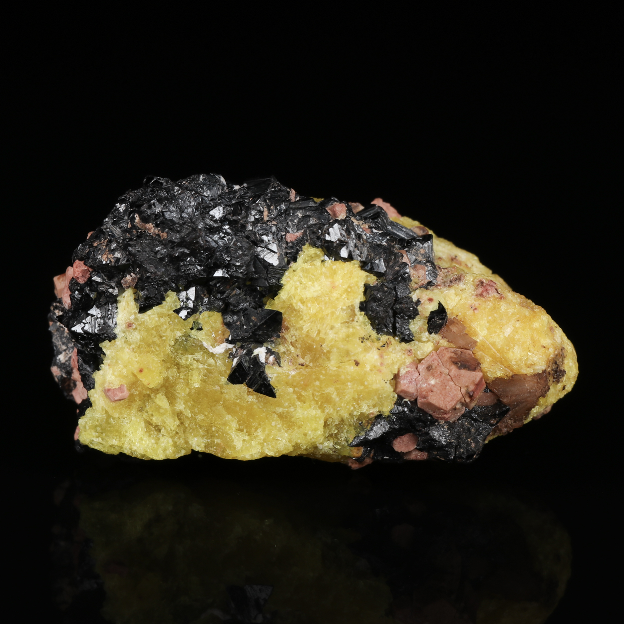 Hausmannite & Andradite With Jouravskite