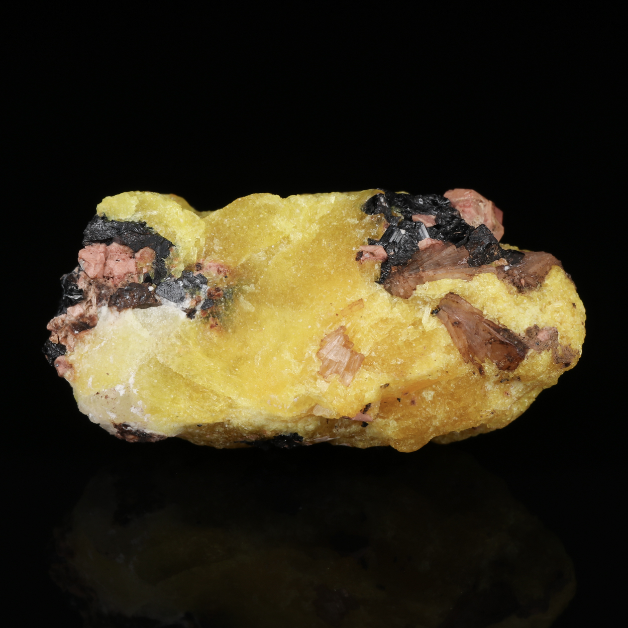 Hausmannite & Andradite With Jouravskite