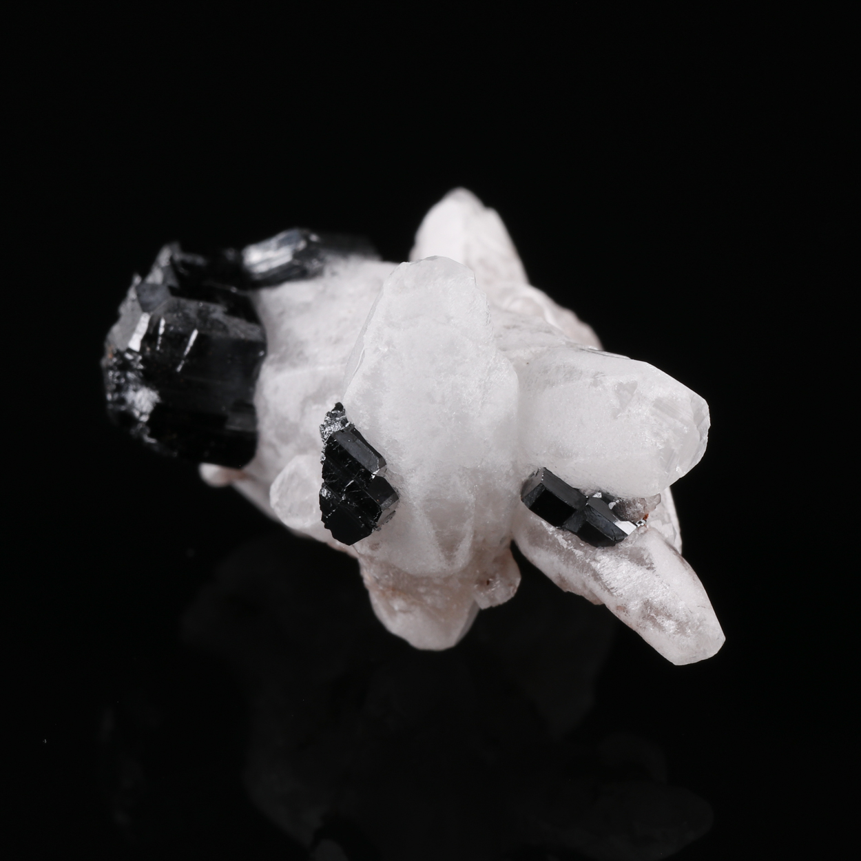 Braunite On Calcite