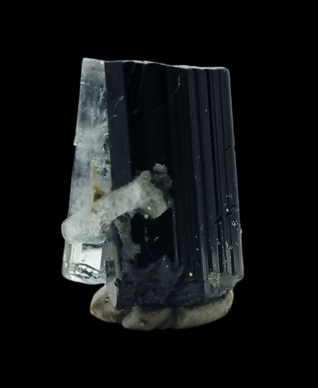 Aquamarine With Schorl