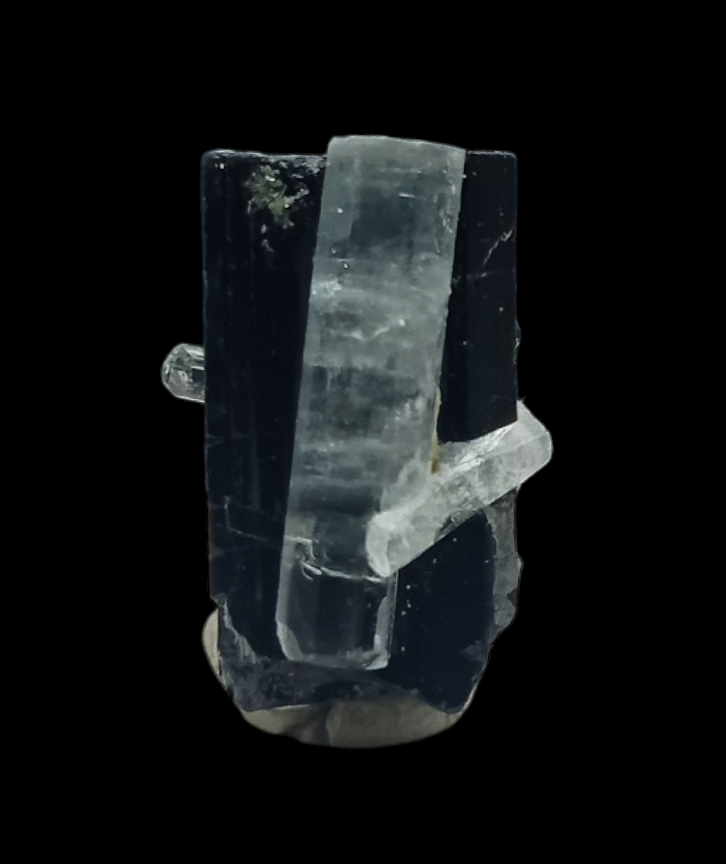 Aquamarine With Schorl