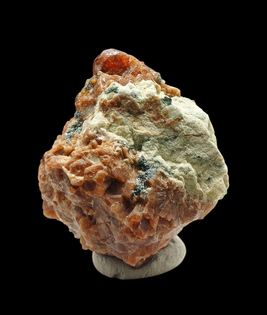 Grossular With Mica