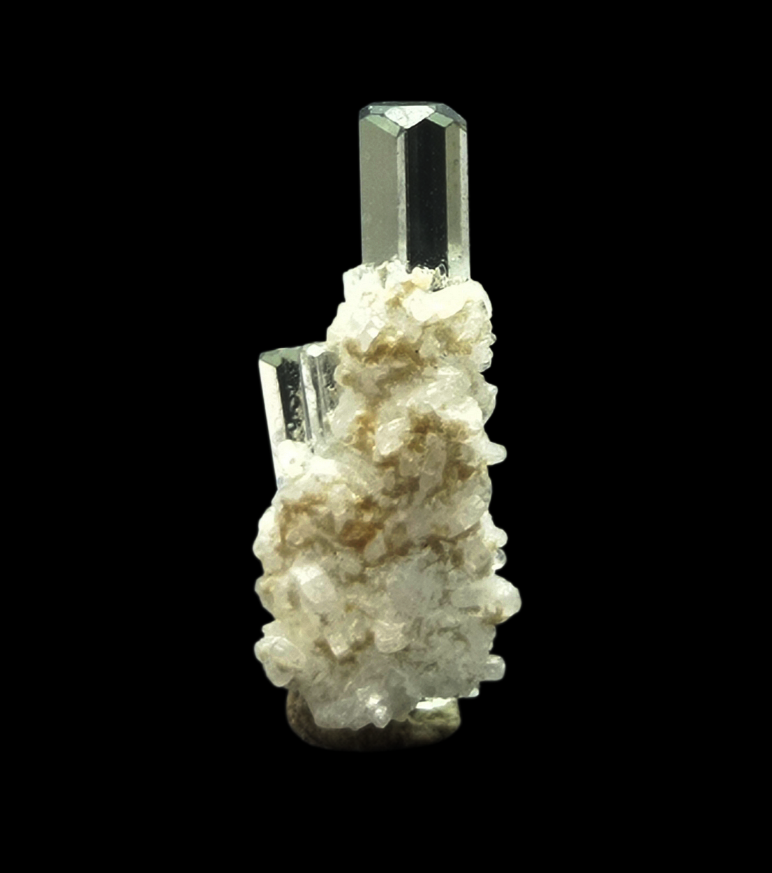 Aquamarine With Cleavelandite
