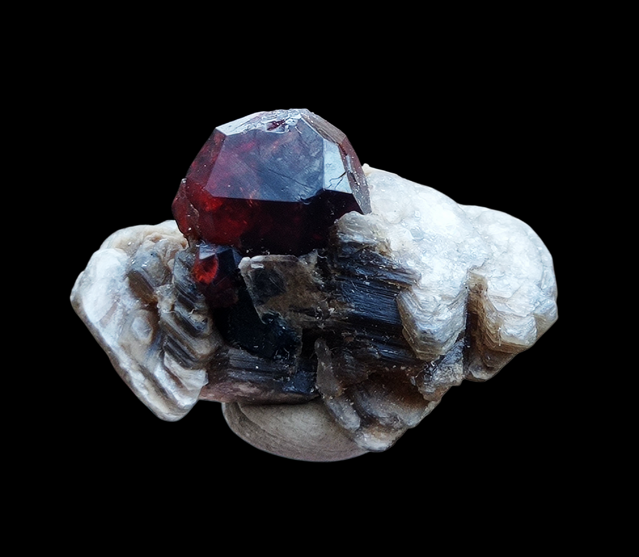 Spessartine With Muscovite