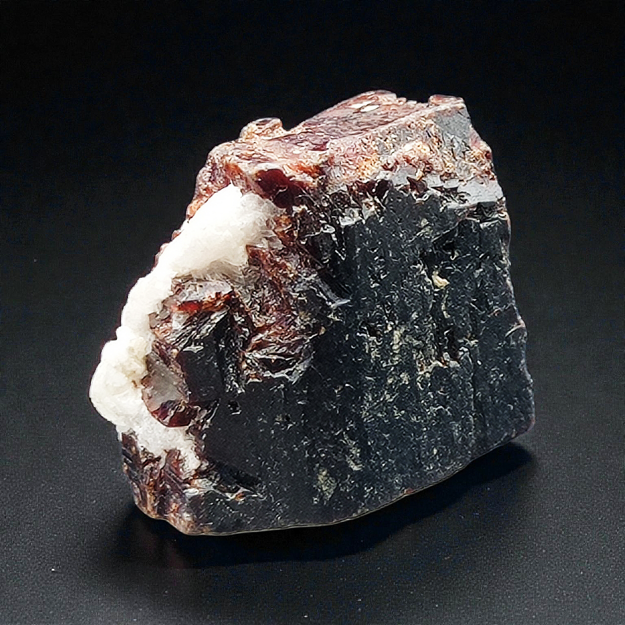 Tantalite-(Mn)