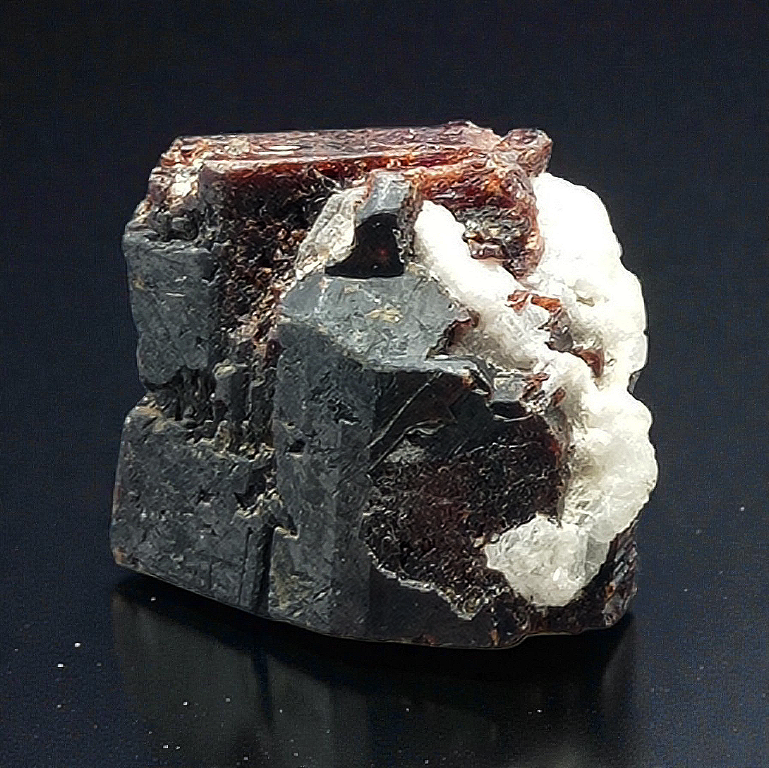 Tantalite-(Mn)