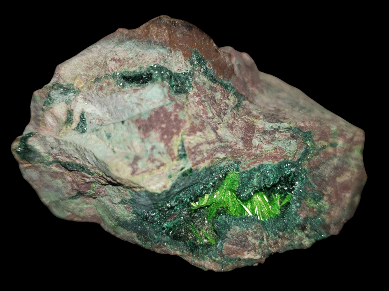 Cuprosklodowskite With Malachite