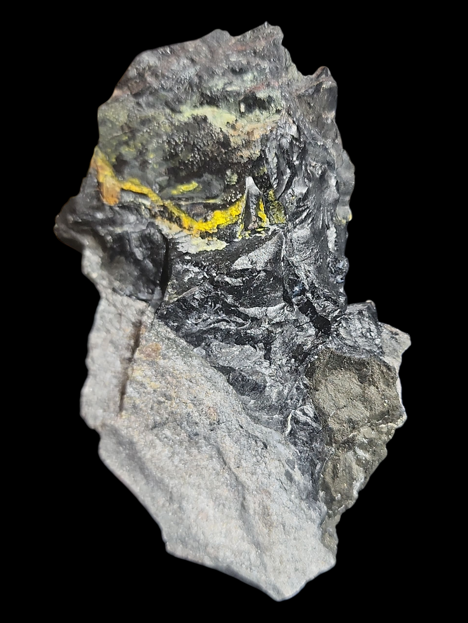 Natrozippeite On Uraninite