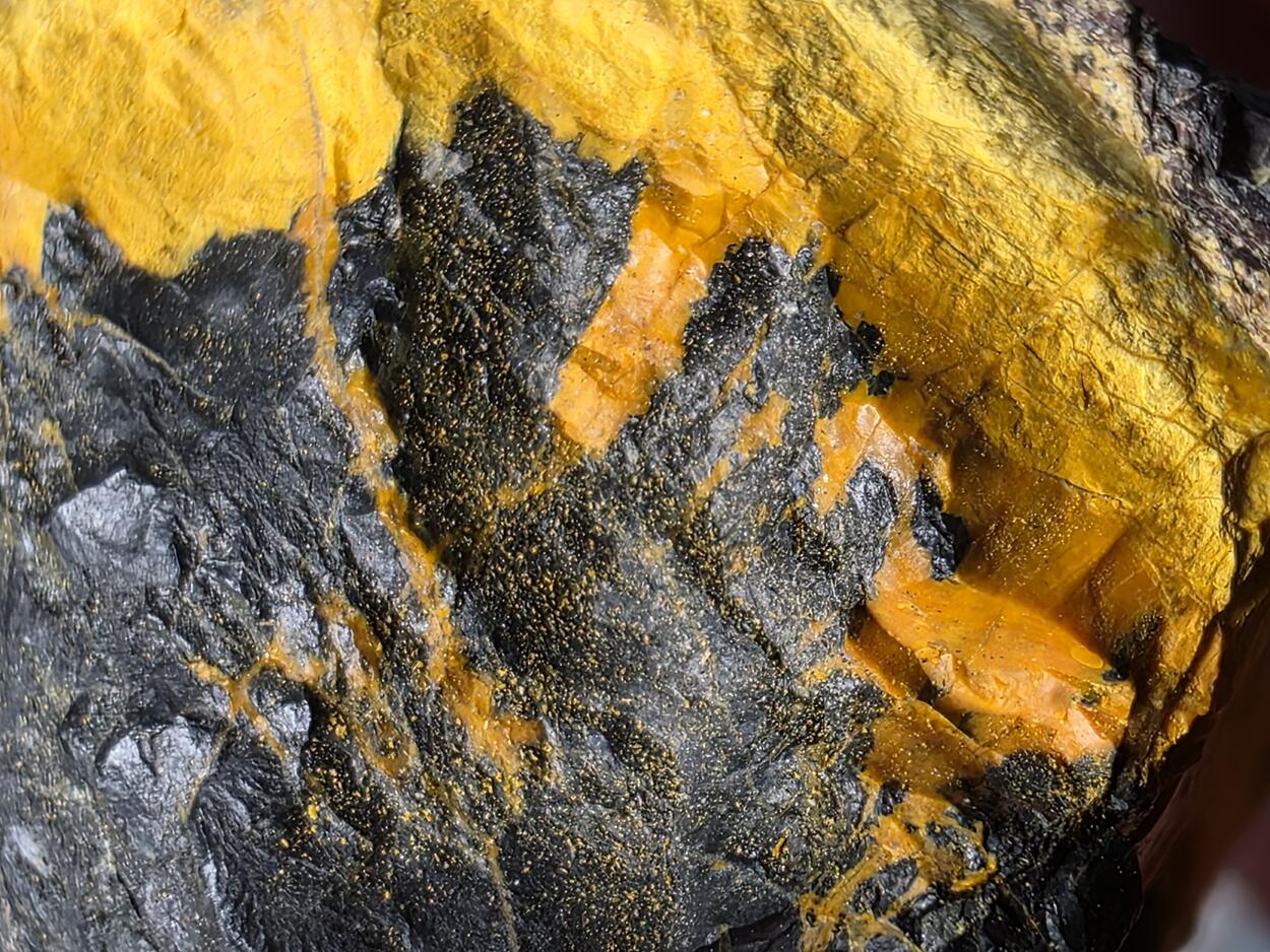 Uraninite With Gummite