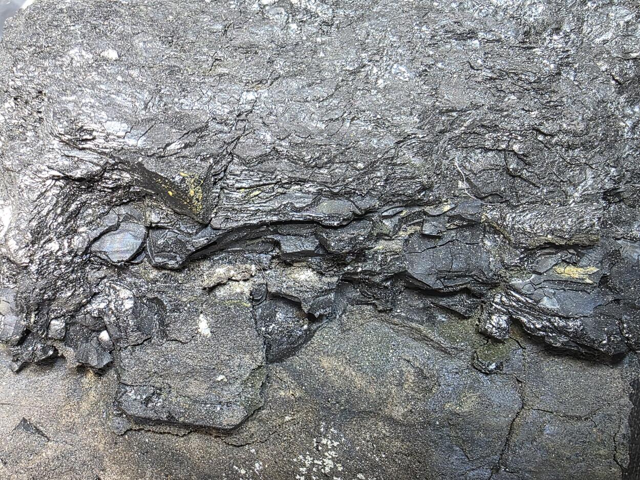 Coffinite & Uraninite Var Pitchblende