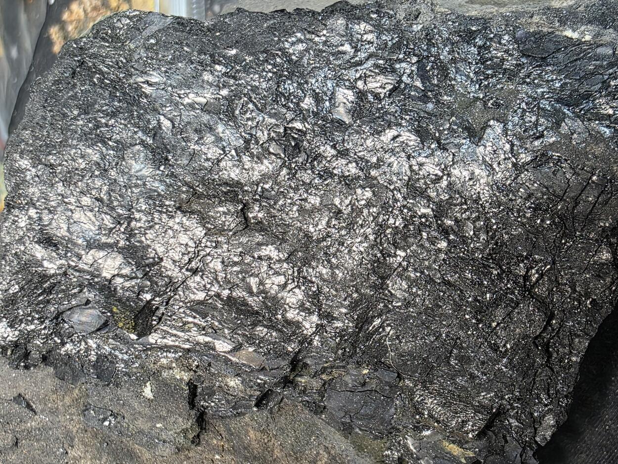 Coffinite & Uraninite Var Pitchblende