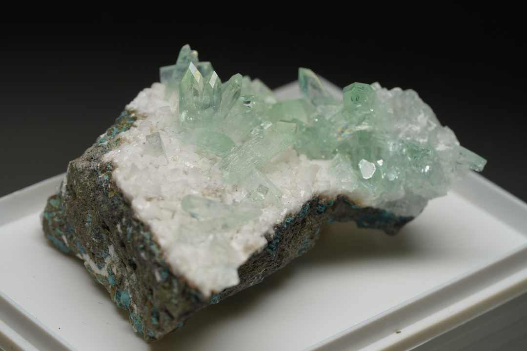 Fluorapophyllite-(K)