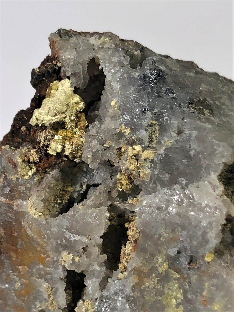 Ferrimolybdite Molybdenite & Quartz
