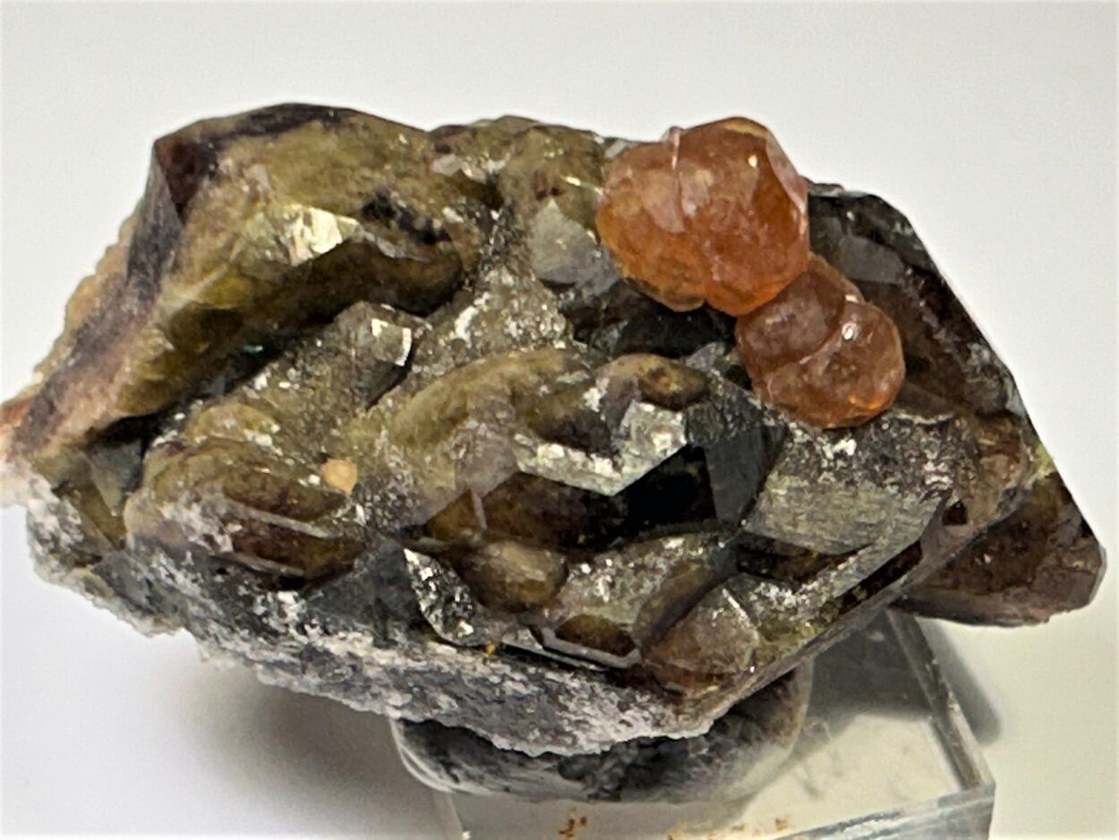 Grossular With Vesuvianite