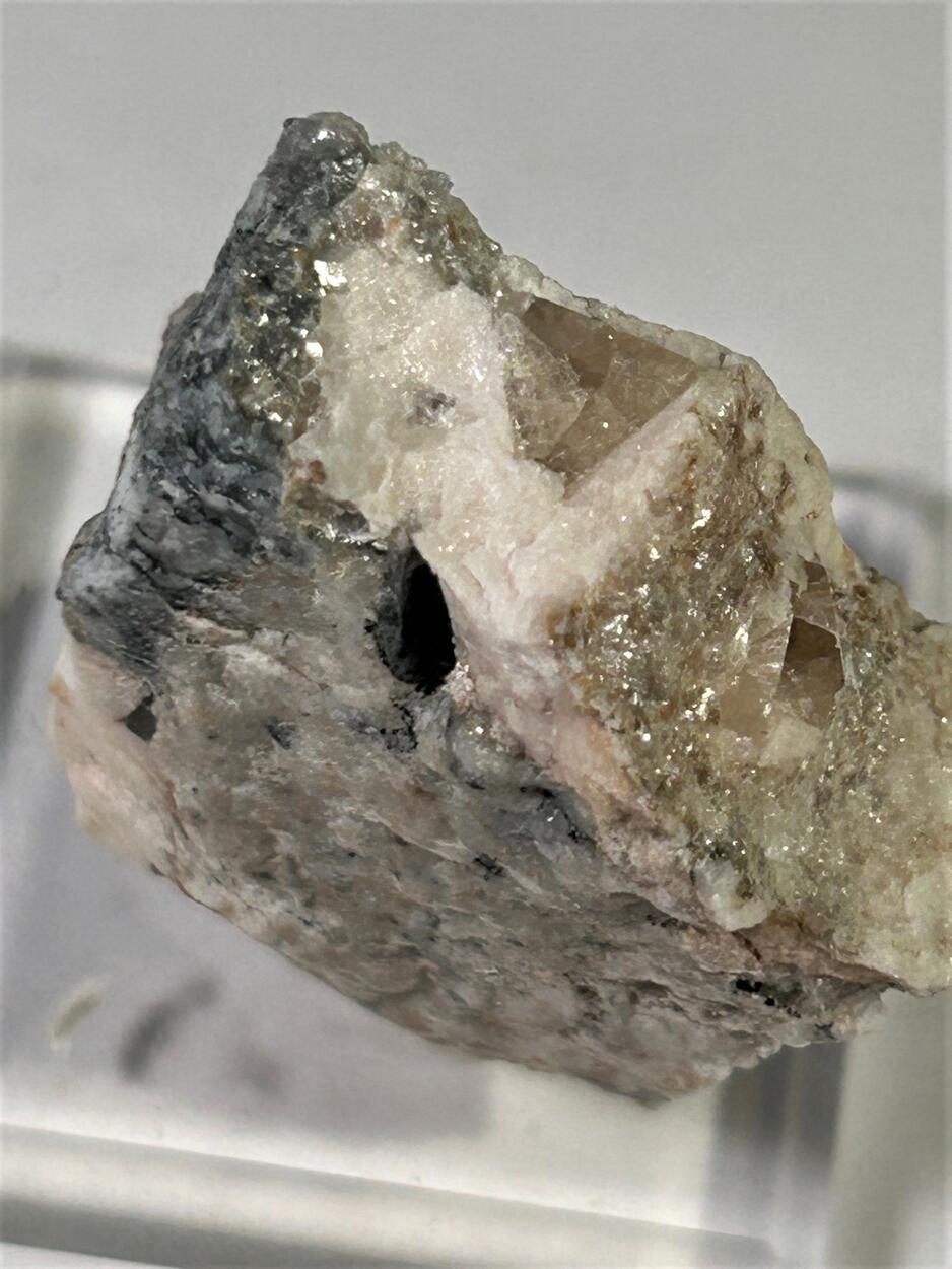 Zunyite