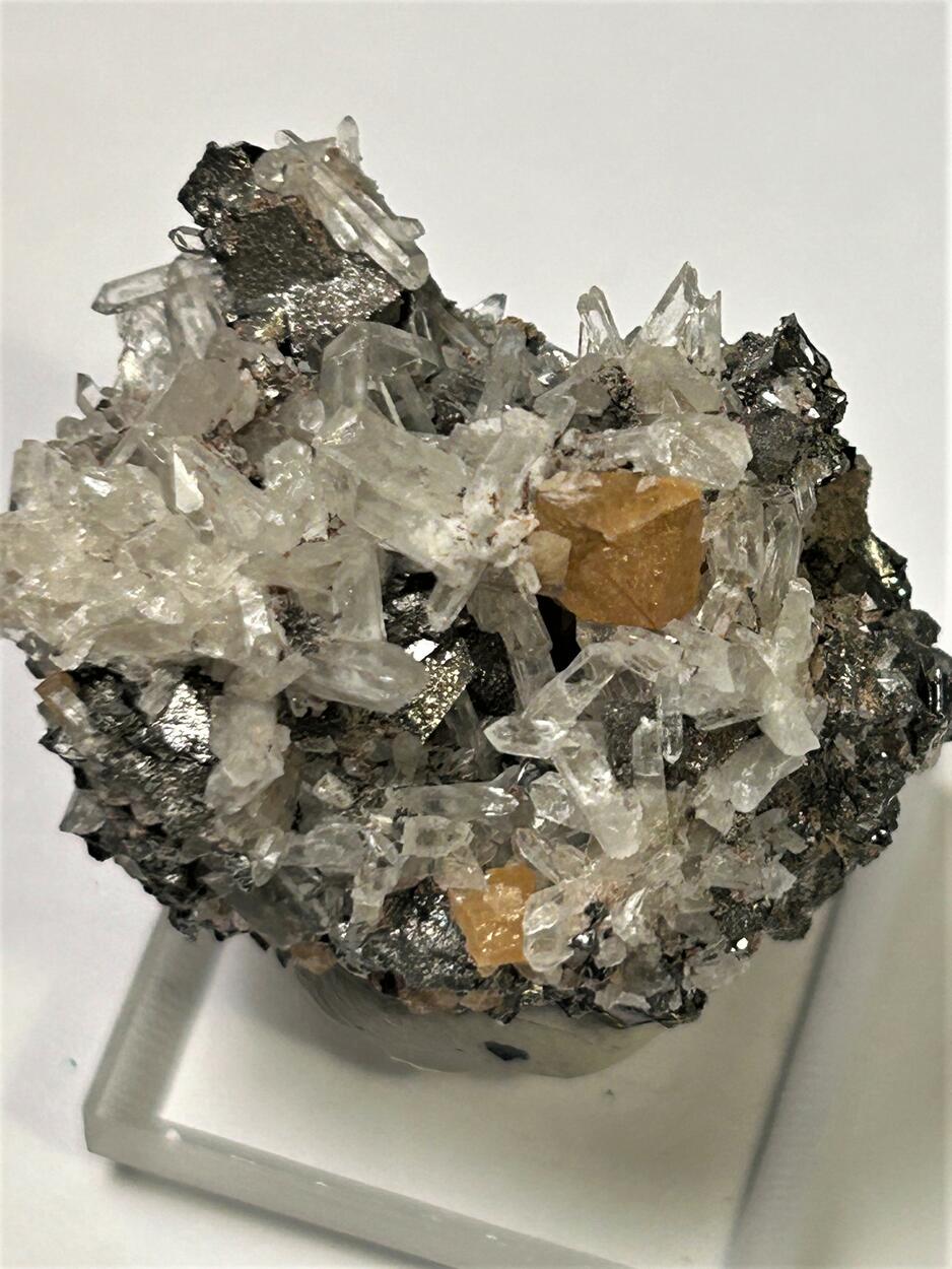 Scheelite Quartz & Arsenopyrite