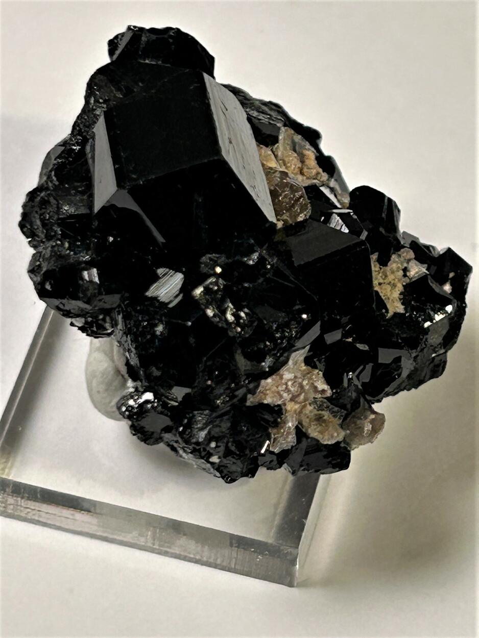 Hyalite Opal & Tourmaline Var Schorl