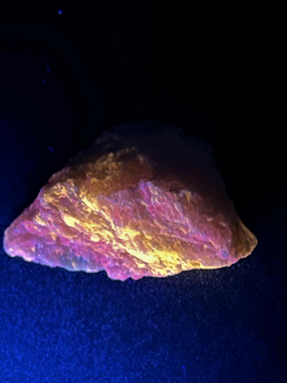 Clino-suenoite & Tremolite