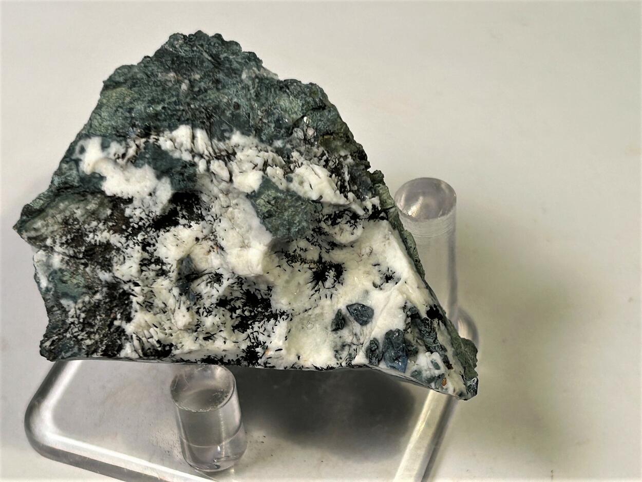 Benitoite & Neptunite