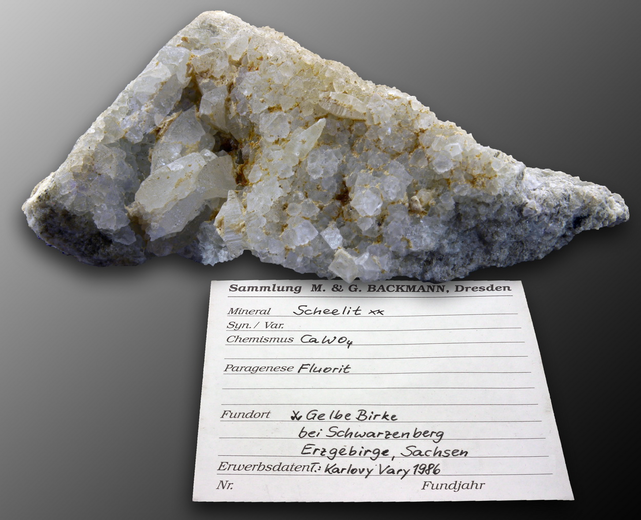 Scheelite On Fluorite