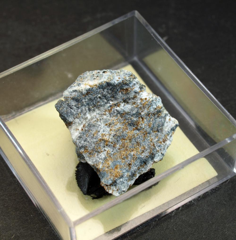 Ferrimuirite & Cerchiaraite-(Fe)