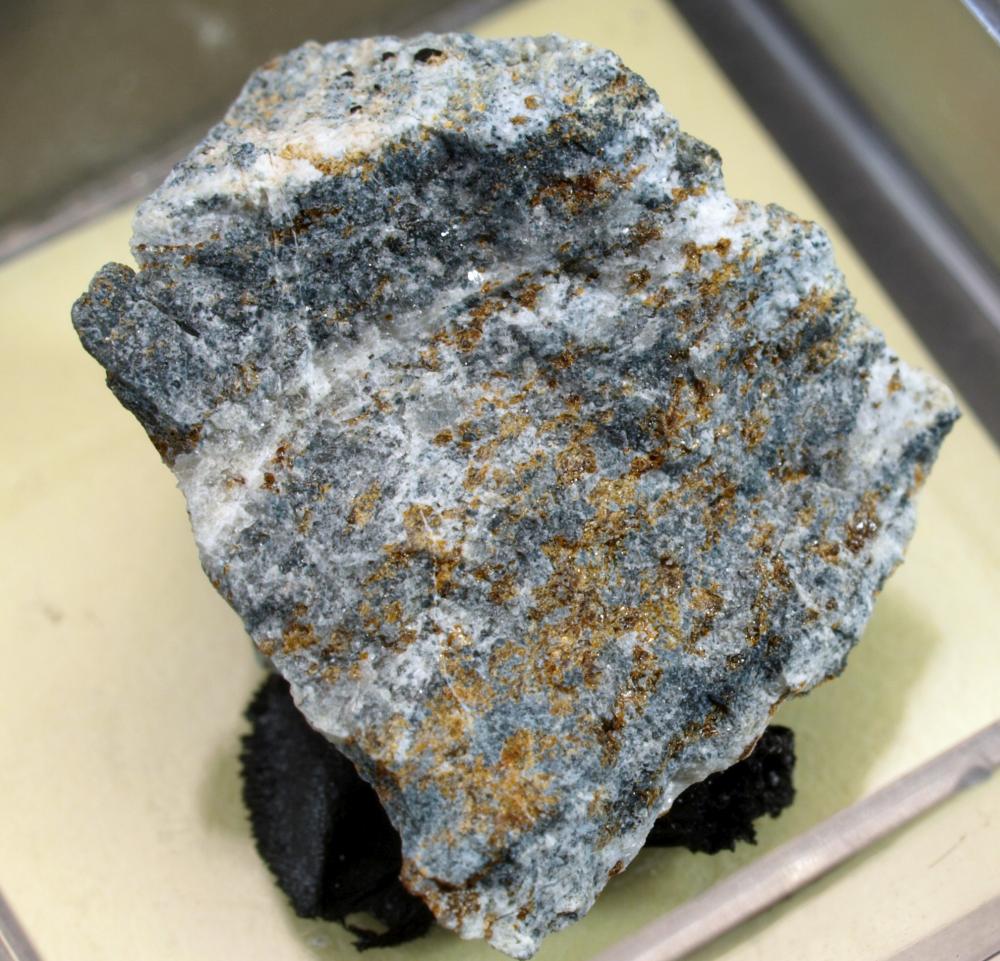 Ferrimuirite & Cerchiaraite-(Fe)