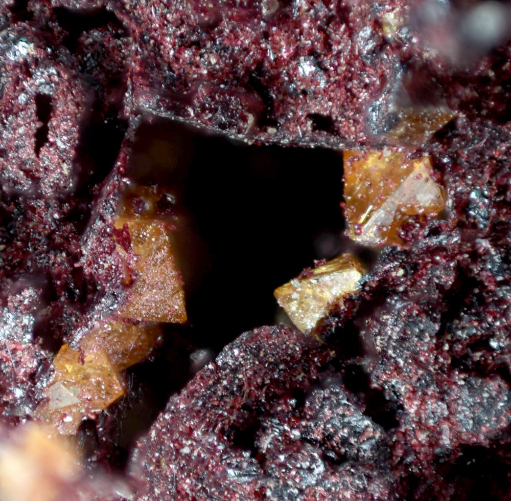 Roméite & Piemontite