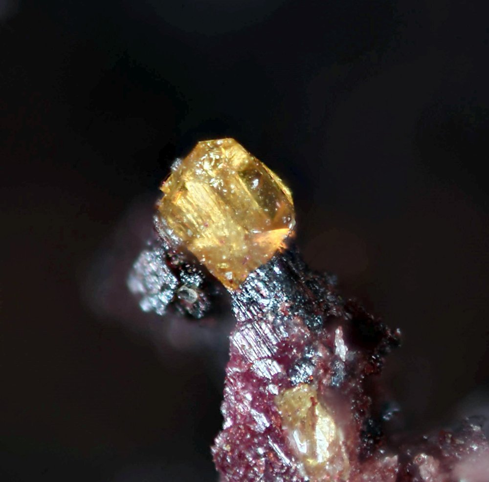 Roméite & Piemontite