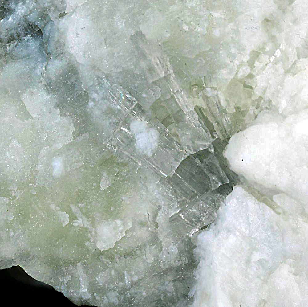 Pumpellyite-(Al) & Clinozoisite