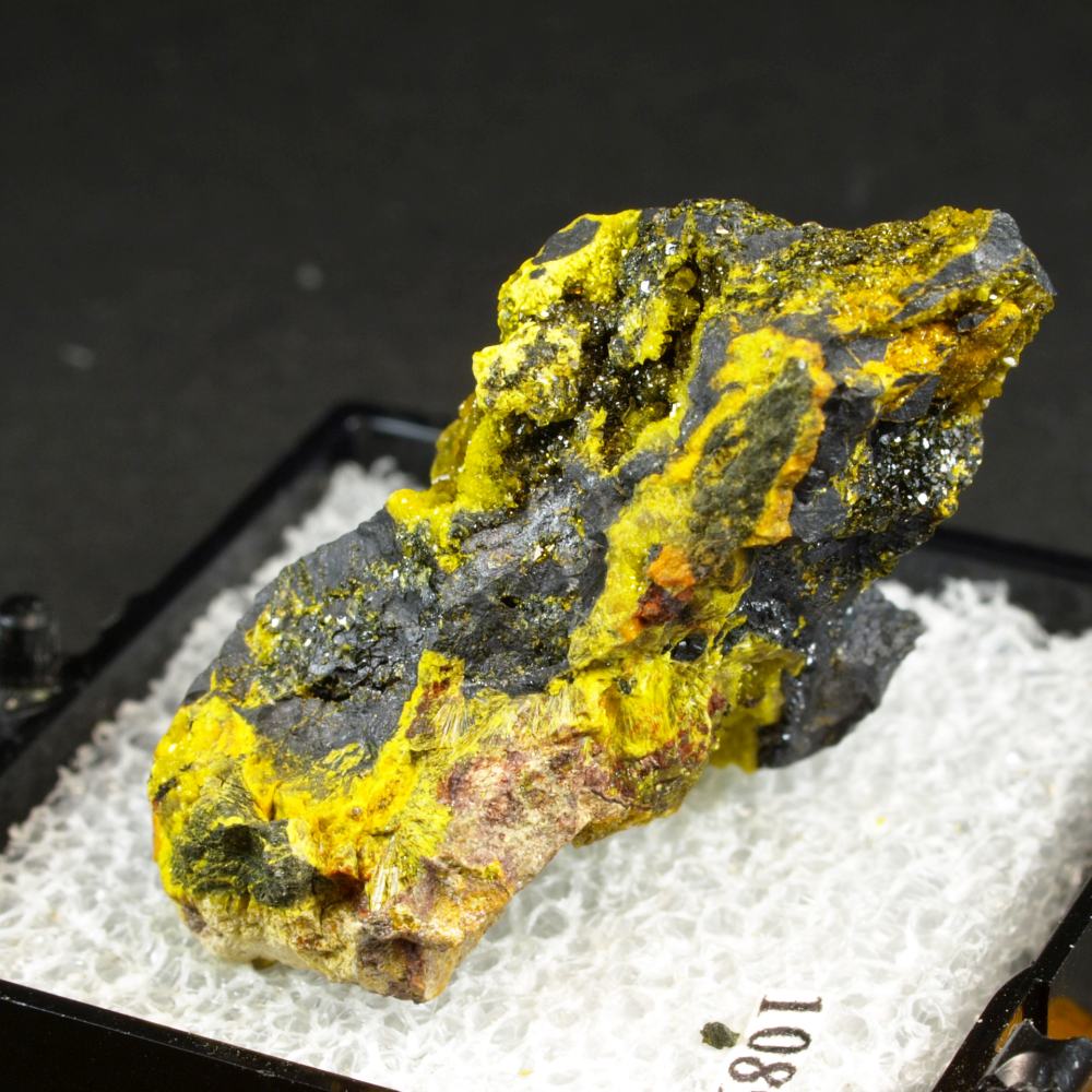 Becquerelite & Schoepite