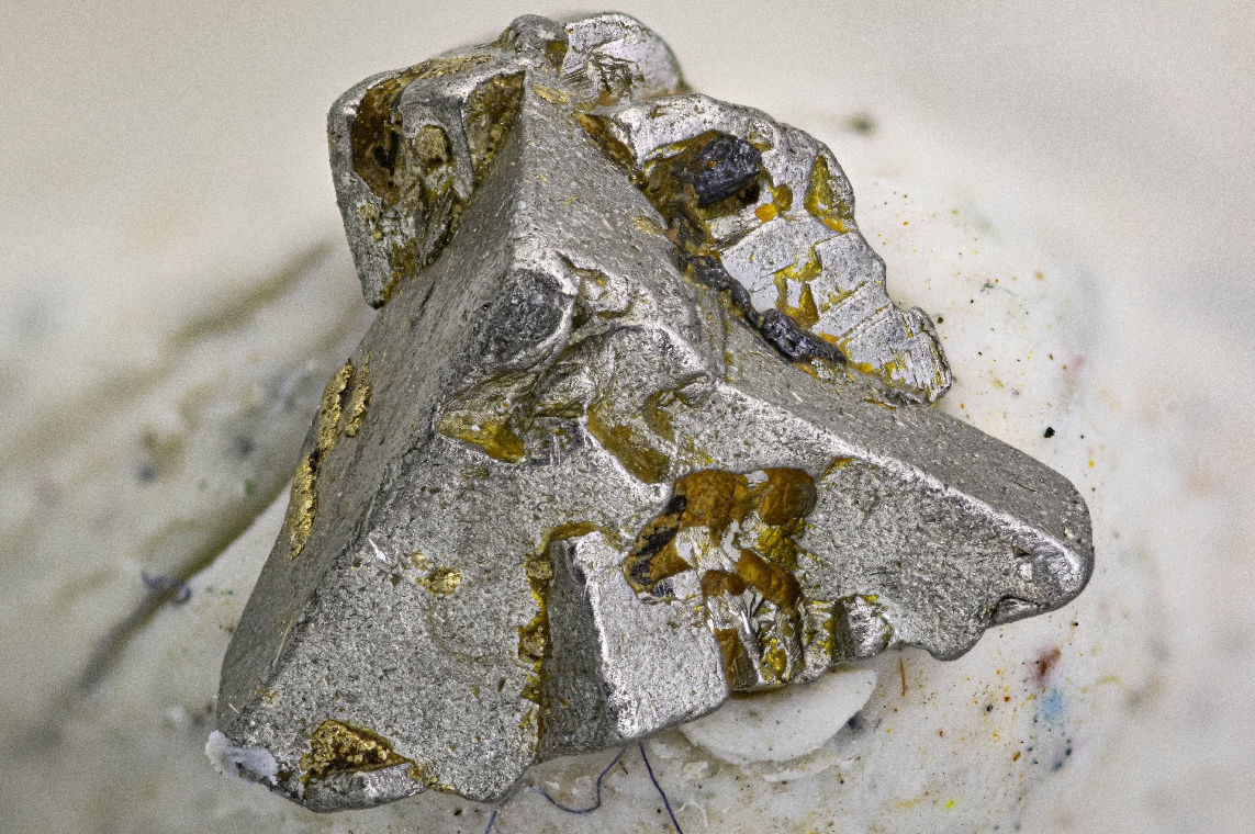 Isoferroplatinum & Gold