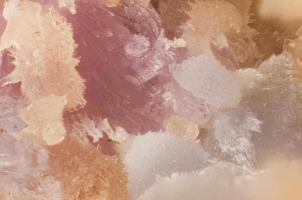 Geigerite & Villyaellenite & Krautite