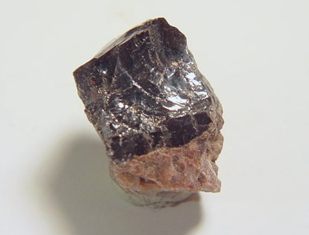 Aeschynite-(Y)