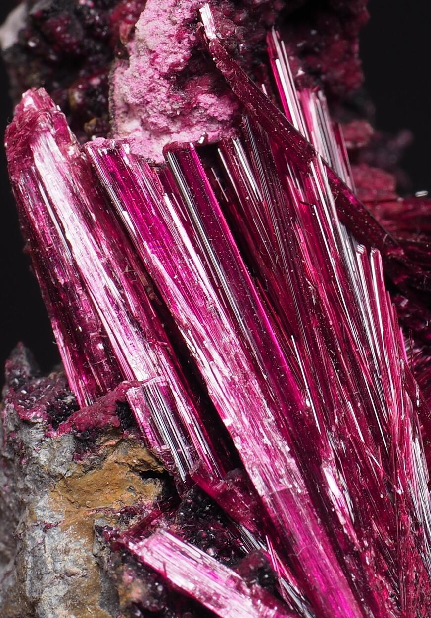 Erythrite