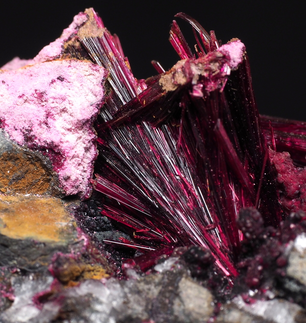 Erythrite