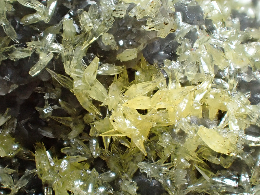 Mimetite & Cerussite