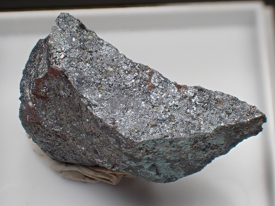 Betpakdalite-CaMg & Sewardite & Lavendulan